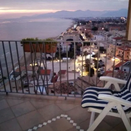 Florenza アパートホテル 3*