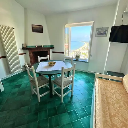 アパートホテル Florenza 3*