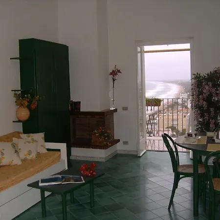 Florenza アパートホテル