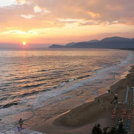 アパートホテル Florenza スペルロンガ